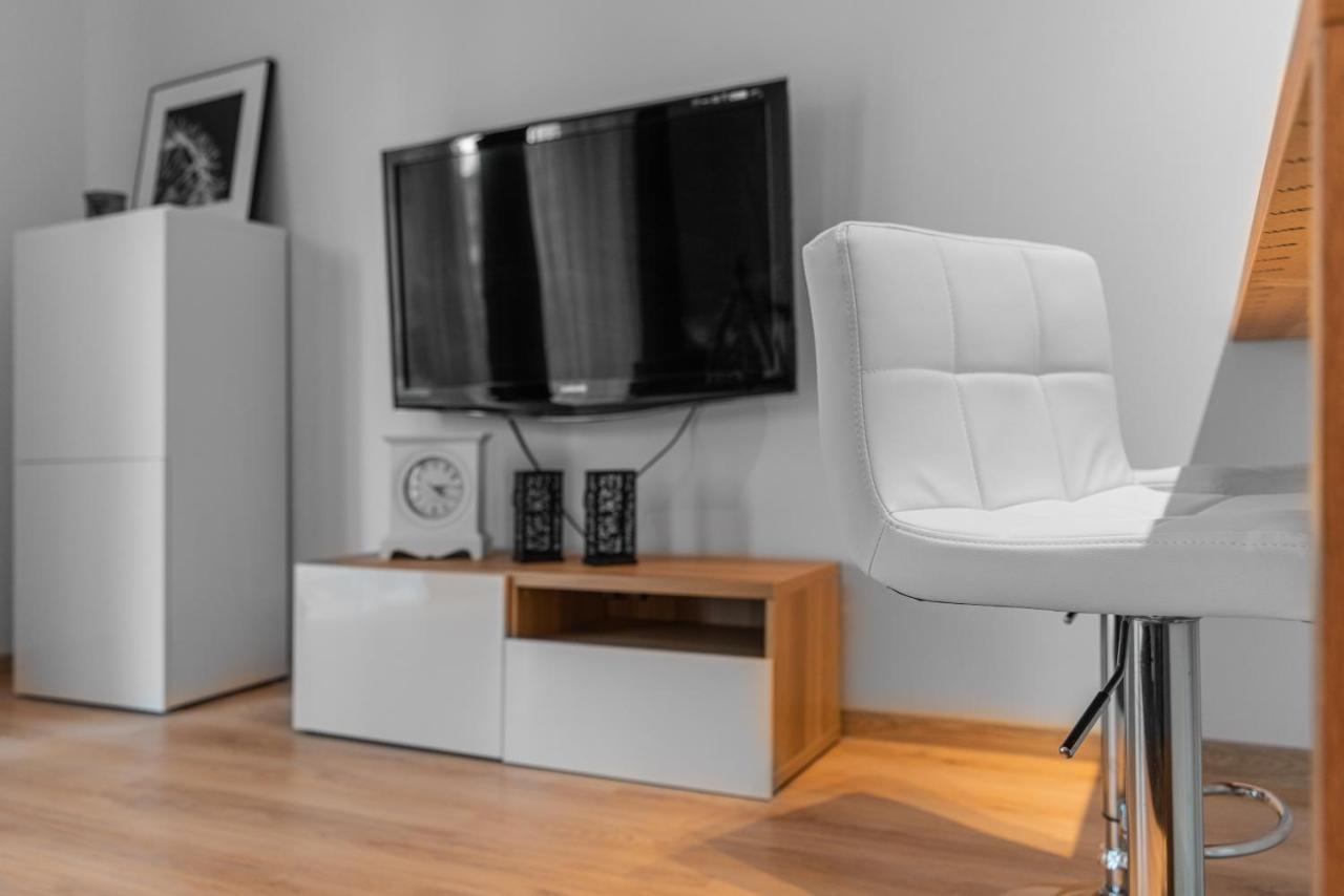 Apartamenty Homely Place Blisko Starego Rynku - Parking Poznan Exterior photo