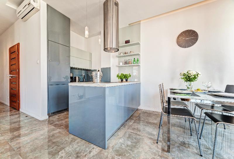 Apartamenty Homely Place Blisko Starego Rynku - Parking Poznan Exterior photo